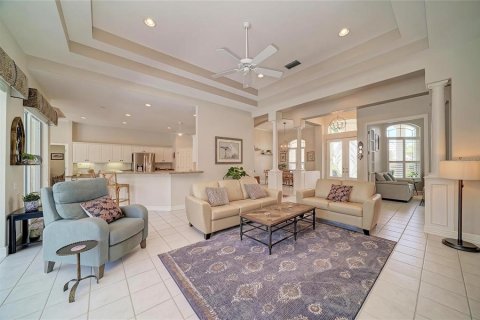 House in Parrish, Florida 3 bedrooms, 276.94 sq.m. № 2221741 - photo 13