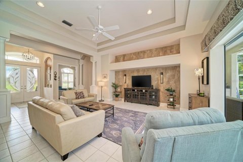 House in Parrish, Florida 3 bedrooms, 276.94 sq.m. № 2221741 - photo 12
