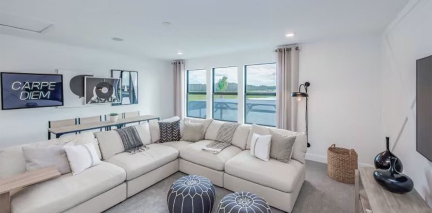 House in CEDAR GROVE AT THE WOODLANDS in North Port, Florida 5 bedrooms, 317 sq.m. № 60476