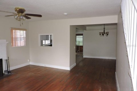 Villa ou maison à louer à Orlando, Floride: 2 chambres, 133.78 m2 № 2405484 - photo 5