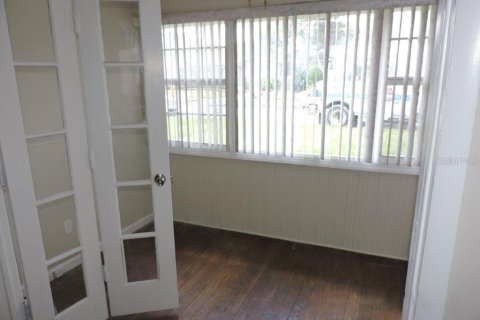 Villa ou maison à louer à Orlando, Floride: 2 chambres, 133.78 m2 № 2405484 - photo 6