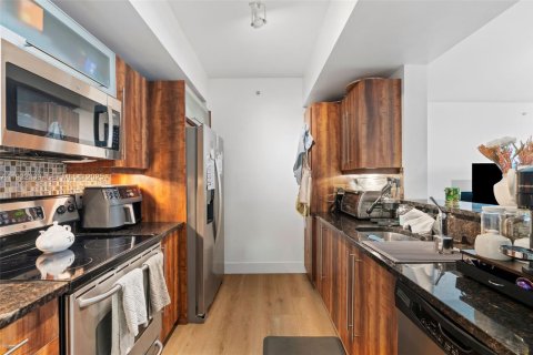 Condo in Miami, Florida, 2 bedrooms № 2152442 - photo 6
