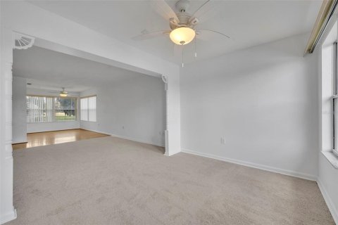 Condominio en venta en Wildwood, Florida, 1 dormitorio, 81.01 m2 № 1911599 - foto 11