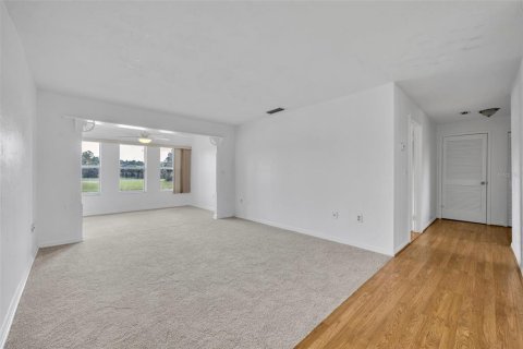 Condominio en venta en Wildwood, Florida, 1 dormitorio, 81.01 m2 № 1911599 - foto 6