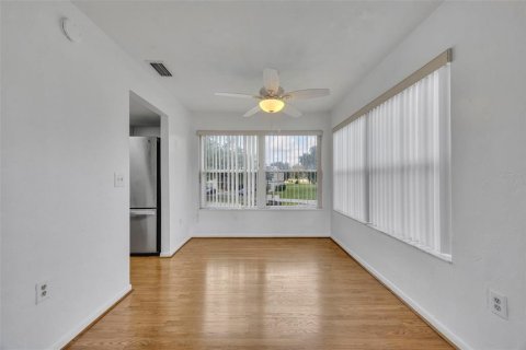 Condominio en venta en Wildwood, Florida, 1 dormitorio, 81.01 m2 № 1911599 - foto 13