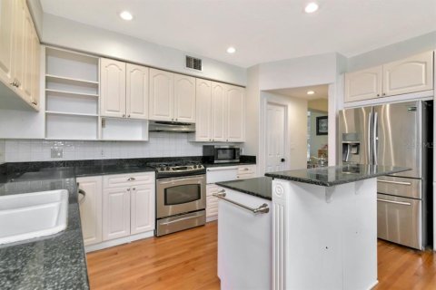 Casa en venta en Tampa, Florida, 6 dormitorios, 386.57 m2 № 1899139 - foto 9