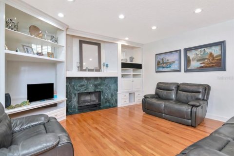 Casa en venta en Tampa, Florida, 6 dormitorios, 386.57 m2 № 1899139 - foto 15