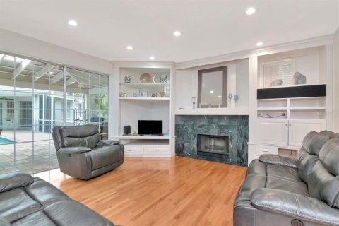 Casa en venta en Tampa, Florida, 6 dormitorios, 386.57 m2 № 1899139 - foto 14