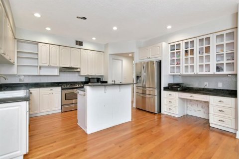 Casa en venta en Tampa, Florida, 6 dormitorios, 386.57 m2 № 1899139 - foto 8
