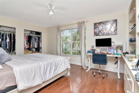 Casa en venta en Tampa, Florida, 6 dormitorios, 386.57 m2 № 1899139 - foto 29