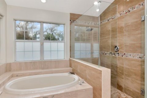 Casa en venta en Tampa, Florida, 6 dormitorios, 386.57 m2 № 1899139 - foto 20