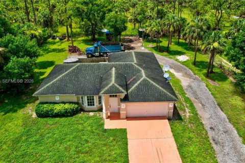 House in Naples, Florida 3 bedrooms, 142.6 sq.m. № 2069541