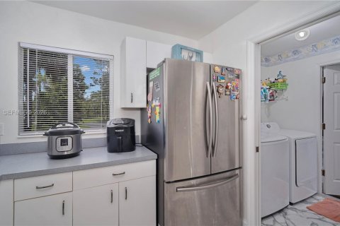 House in Naples, Florida 3 bedrooms, 142.6 sq.m. № 2069541 - photo 17