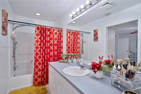 House in Naples, Florida 3 bedrooms, 142.6 sq.m. № 2069541 - photo 26