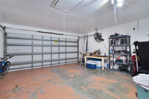 House in Naples, Florida 3 bedrooms, 142.6 sq.m. № 2069541 - photo 13