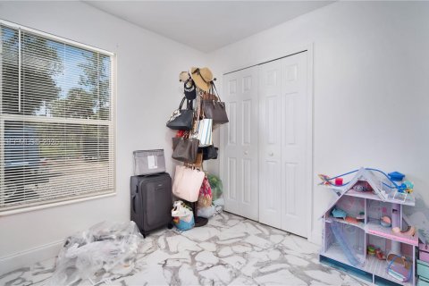 House in Naples, Florida 3 bedrooms, 142.6 sq.m. № 2069541 - photo 5