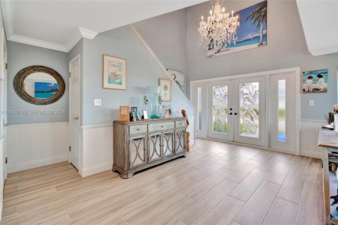 House in Jensen Beach, Florida 5 bedrooms, 334.45 sq.m. № 1994051 - photo 17