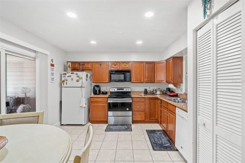 Townhouse in Winter Springs, Florida 2 bedrooms, 102.94 sq.m. № 1722738 - photo 8