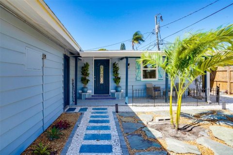 Immobilier commercial à vendre à Sarasota, Floride: 5 chambres, 333.43 m2 № 2285142 - photo 2