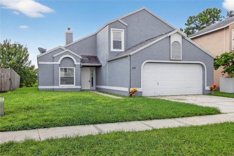 Villa ou maison à louer à Lake Mary, Floride: 3 chambres, 153.29 m2 № 1915347 - photo 1