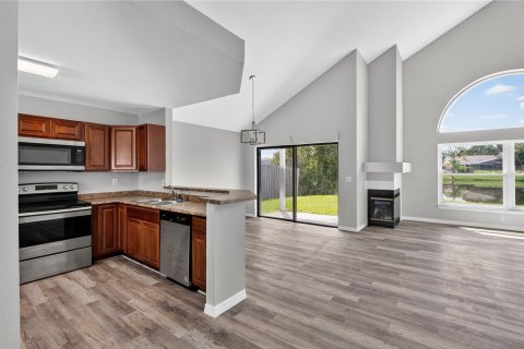 Villa ou maison à louer à Lake Mary, Floride: 3 chambres, 153.29 m2 № 1915347 - photo 22
