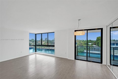 Condo in Bay Harbor Islands, Florida, 1 bedroom  № 1768827 - photo 3