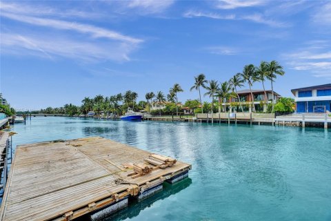 Condo in Bay Harbor Islands, Florida, 1 bedroom  № 1768827 - photo 20