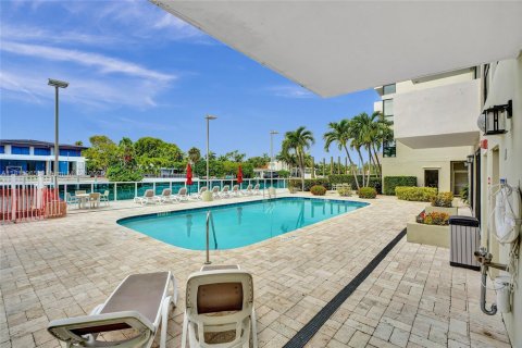 Condo in Bay Harbor Islands, Florida, 1 bedroom  № 1768827 - photo 21