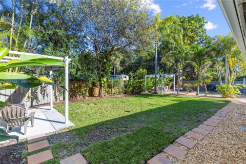 Casa en venta en Fort Lauderdale, Florida, 4 dormitorios, 204.2 m2 № 1999492 - foto 8