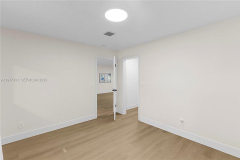 Casa en venta en Fort Lauderdale, Florida, 4 dormitorios, 204.2 m2 № 1999492 - foto 23
