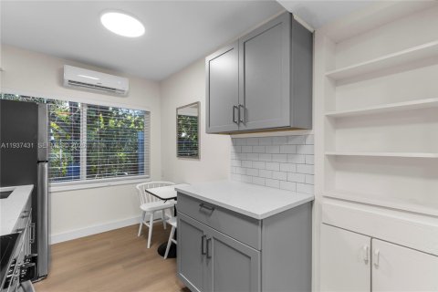 Casa en venta en Fort Lauderdale, Florida, 4 dormitorios, 204.2 m2 № 1999492 - foto 30