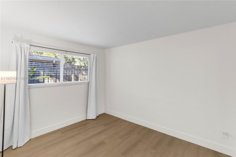 Casa en venta en Fort Lauderdale, Florida, 4 dormitorios, 204.2 m2 № 1999492 - foto 20