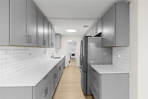 Casa en venta en Fort Lauderdale, Florida, 4 dormitorios, 204.2 m2 № 1999492 - foto 14