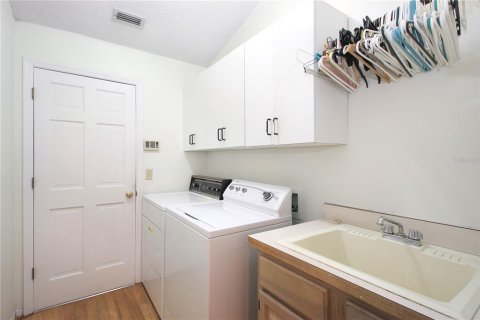 Casa en venta en Orlando, Florida, 4 dormitorios, 233.09 m2 № 2416482 - foto 27