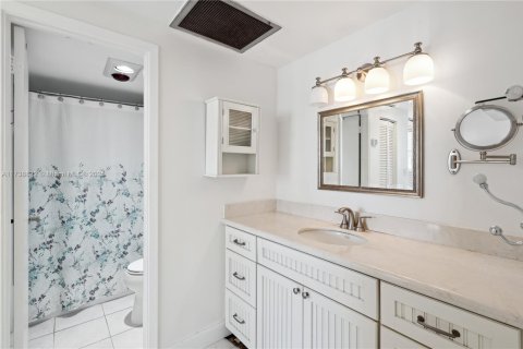 Condominio en venta en Sunny Isles Beach, Florida, 1 dormitorio, 70.79 m2 № 1488293 - foto 7