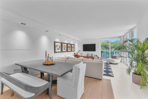 Condo in Sunny Isles Beach, Florida, 2 bedrooms  № 1708381 - photo 3