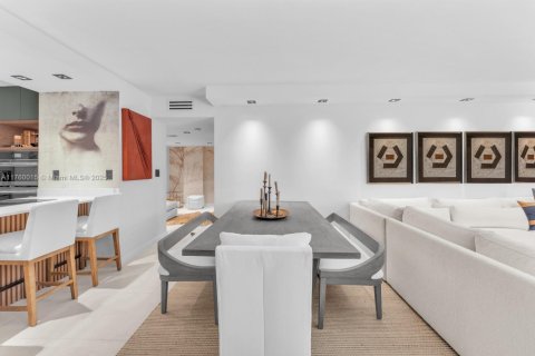Condo in Sunny Isles Beach, Florida, 2 bedrooms  № 1708381 - photo 7