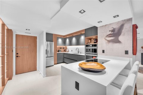 Condo in Sunny Isles Beach, Florida, 2 bedrooms  № 1708381 - photo 8