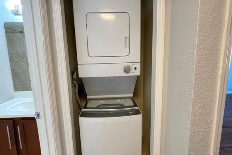 Condo in Orlando, Florida, 2 bedrooms № 2389351 - photo 12