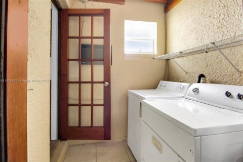 Купить таунхаус в Хайалиа, Флорида 2 спальни, 121.52м2, № 2032172 - фото 9