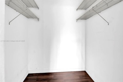 Купить таунхаус в Хайалиа, Флорида 2 спальни, 121.52м2, № 2032172 - фото 19