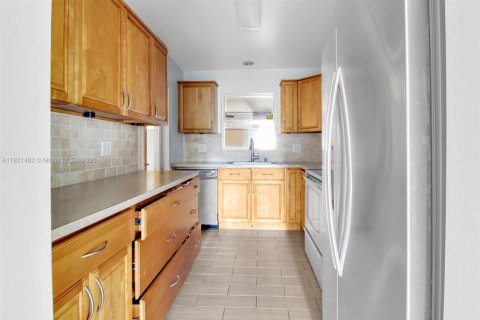 Купить таунхаус в Хайалиа, Флорида 2 спальни, 121.52м2, № 2032172 - фото 11