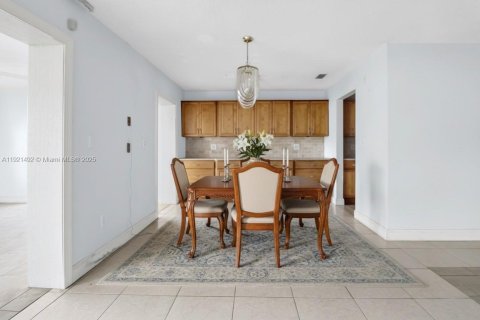 Купить таунхаус в Хайалиа, Флорида 2 спальни, 121.52м2, № 2032172 - фото 12