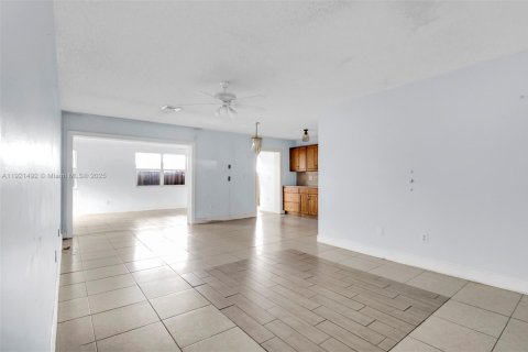 Купить таунхаус в Хайалиа, Флорида 2 спальни, 121.52м2, № 2032172 - фото 22