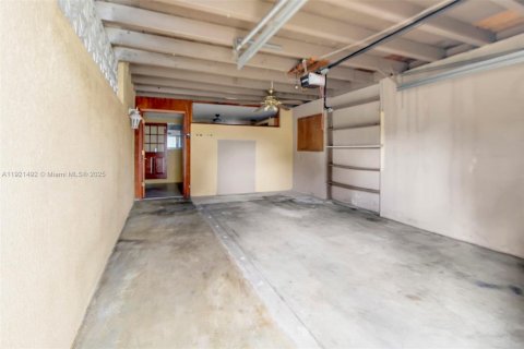 Купить таунхаус в Хайалиа, Флорида 2 спальни, 121.52м2, № 2032172 - фото 7