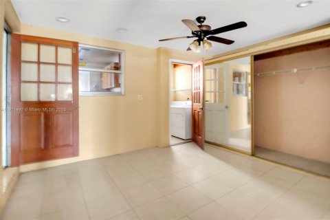 Купить таунхаус в Хайалиа, Флорида 2 спальни, 121.52м2, № 2032172 - фото 8