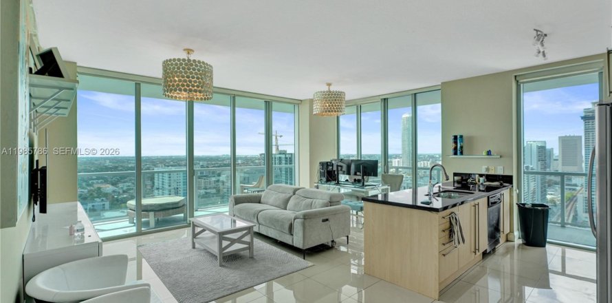 Кондоминиум с 2 спальнями в Майами, Флорида № 2052119