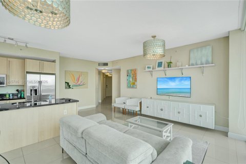 Купить кондоминиум в Майами, Флорида 2 спальни, 102.94м2, № 2052119 - фото 7