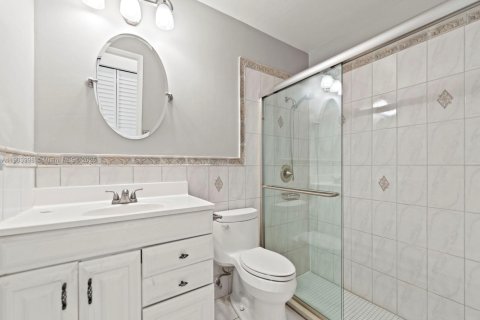 Adosado en venta en Hialeah, Florida, 3 dormitorios, 132.94 m2 № 1955078 - foto 17