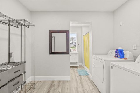 House in Saint Petersburg, Florida 3 bedrooms, 111.2 sq.m. № 1909754 - photo 17